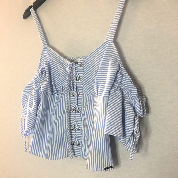 (NEW) GUESS baby blue cold-shoulder top - Picture 5 of 5
